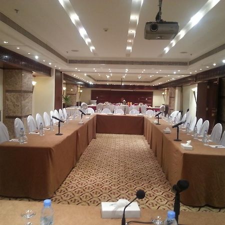 Gloria Hotel Доха Екстериор снимка